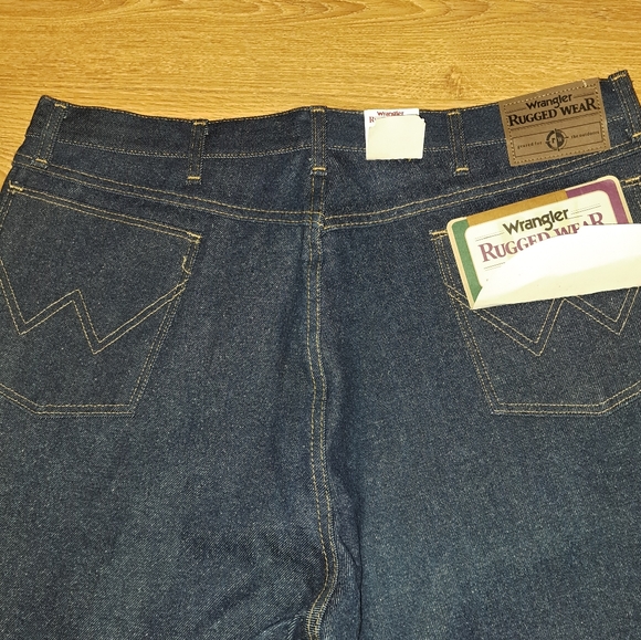 Wrangler rugged wear raw denim - Picture 2 of 3